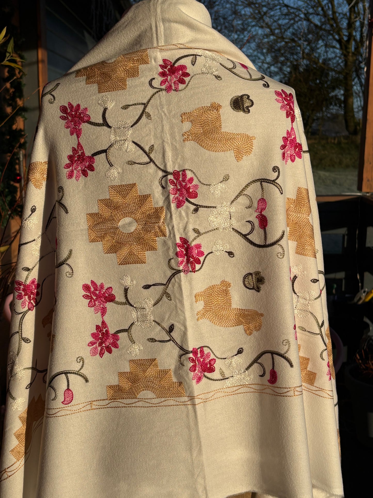 Cosy embroidered Wrap/Scarf