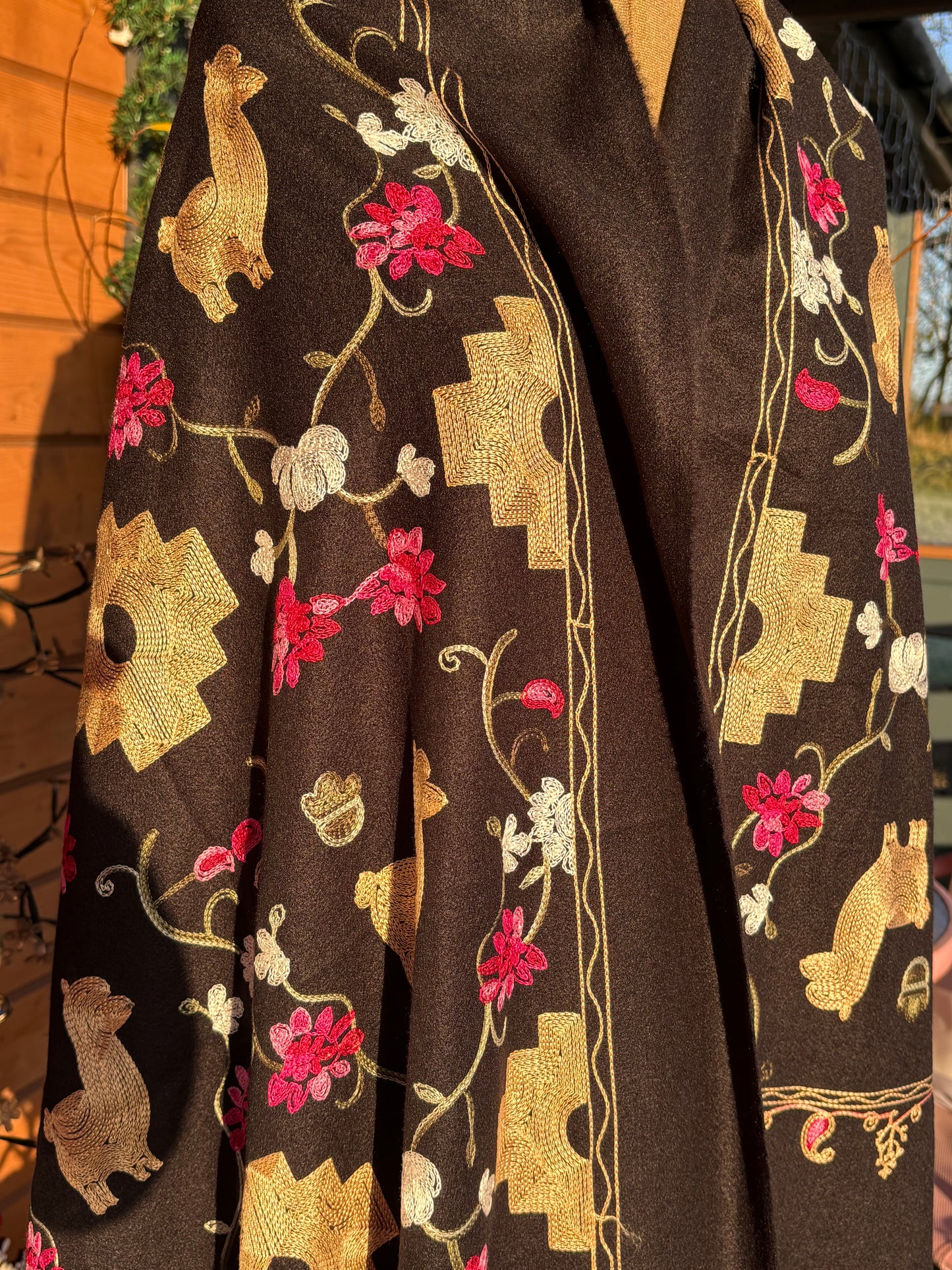 Cosy embroidered Wrap/Scarf