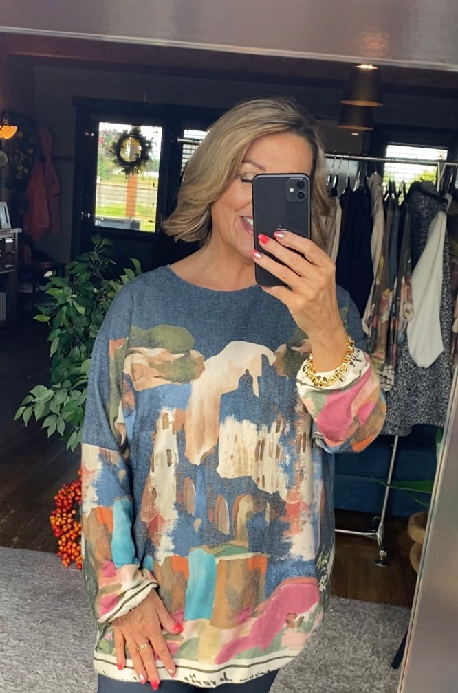 Fine knit jumper with landscape Print