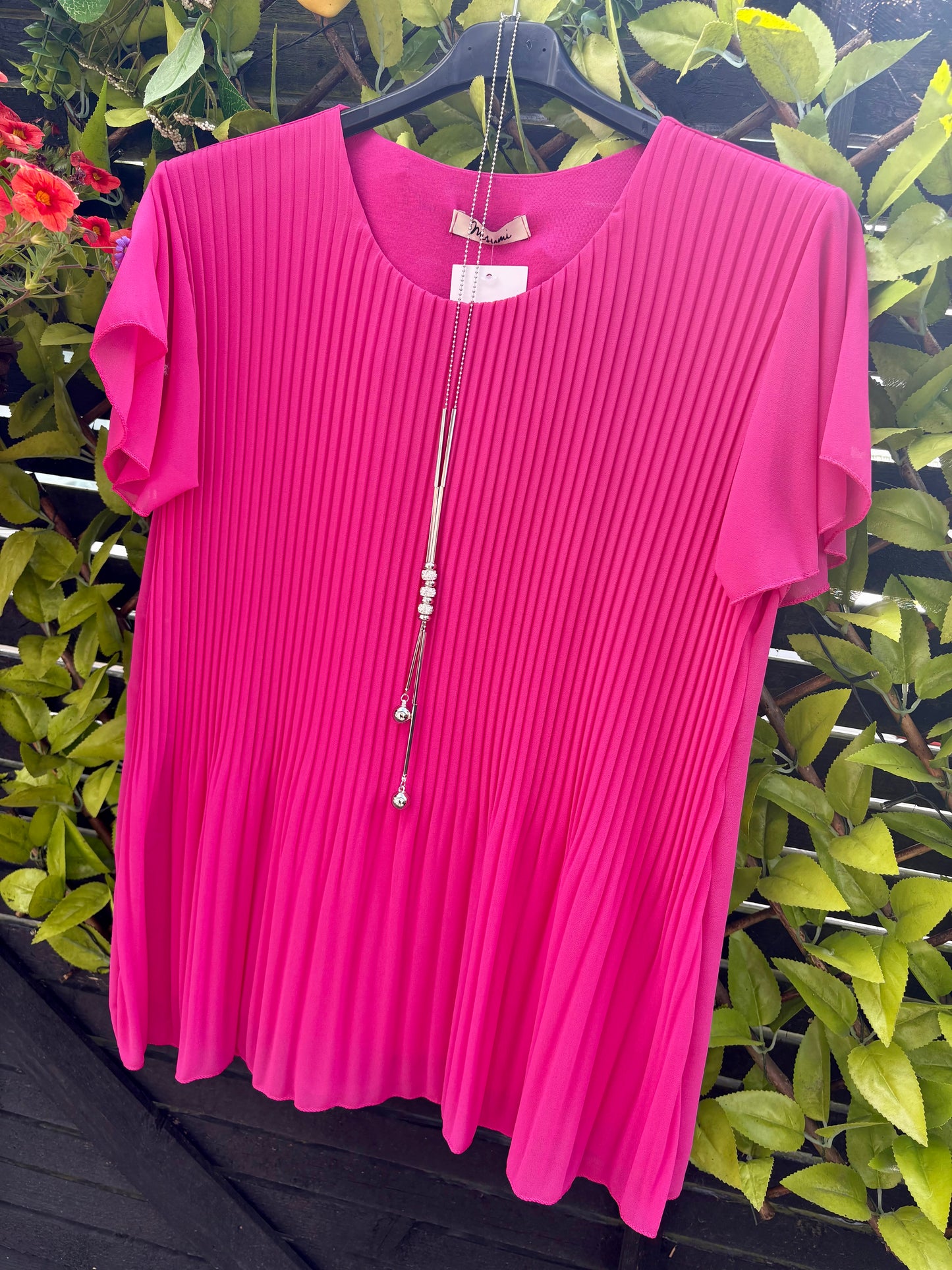 Carina Top with Necklace